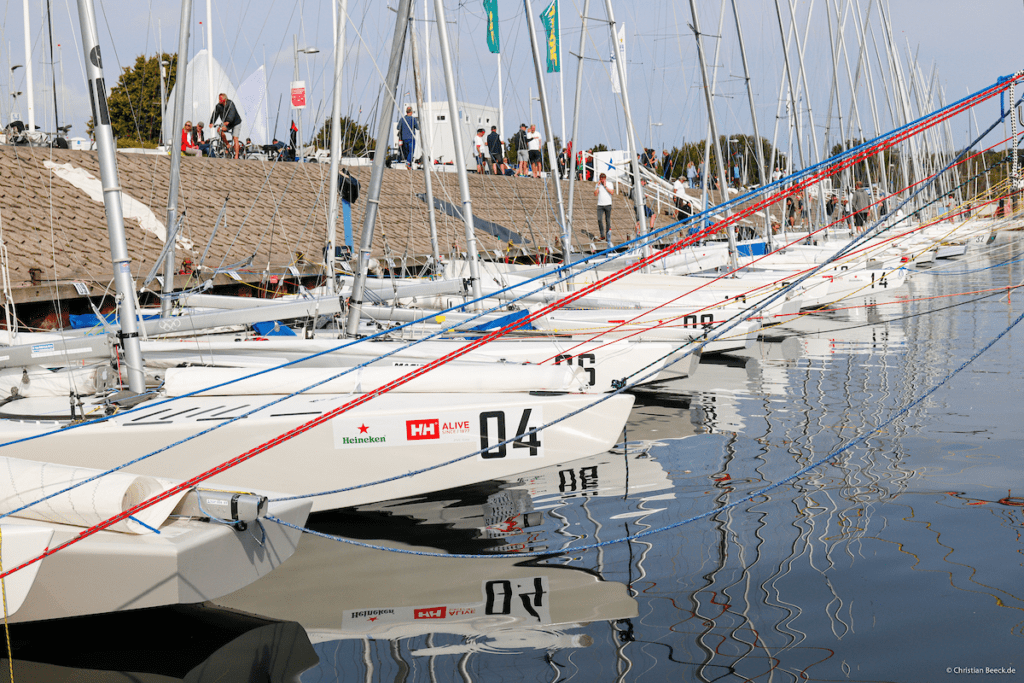 Star World Championship. No wind, no race on the opening day NAUTICA NEWS