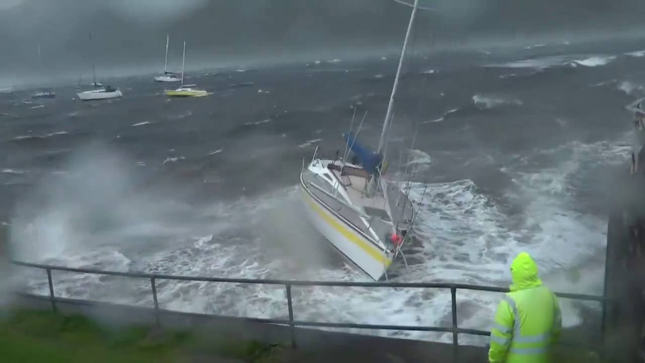 sailing yacht crashes